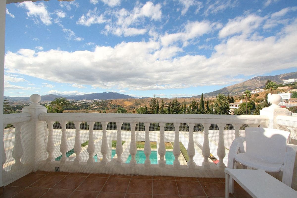 8 soverom Villa til salgs i Mijas med svømmebasseng garasje - € 1 590 750 (Ref: 9374752)
