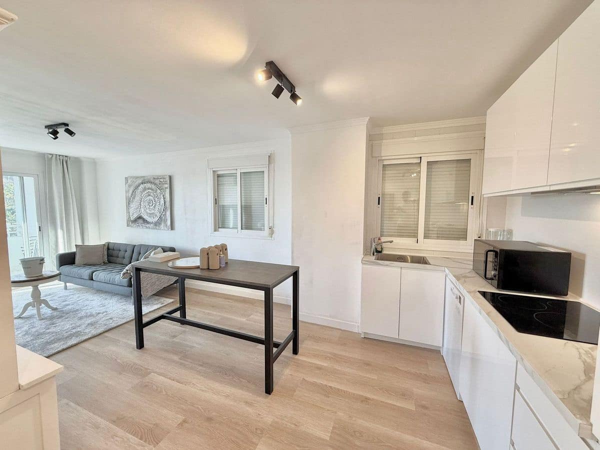 2 sypialnia Apartament na sprzedaż w Fuengirola z basenem - 449 000 € (Ref: 9374761)