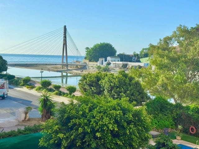 Apartamento de 2 habitaciones en Centro ciudad, Fuengirola en venta con piscina - 449.000 € (Ref: 9374761)