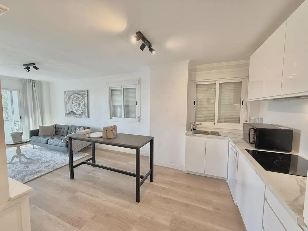 2 slaapkamer Appartement te koop in Fuengirola met zwembad - € 449.000 (Ref: 9374761)