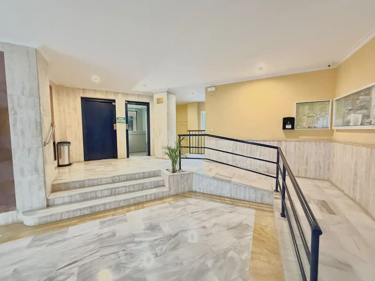 2 slaapkamer Appartement te koop in Fuengirola met zwembad - € 449.000 (Ref: 9374761)