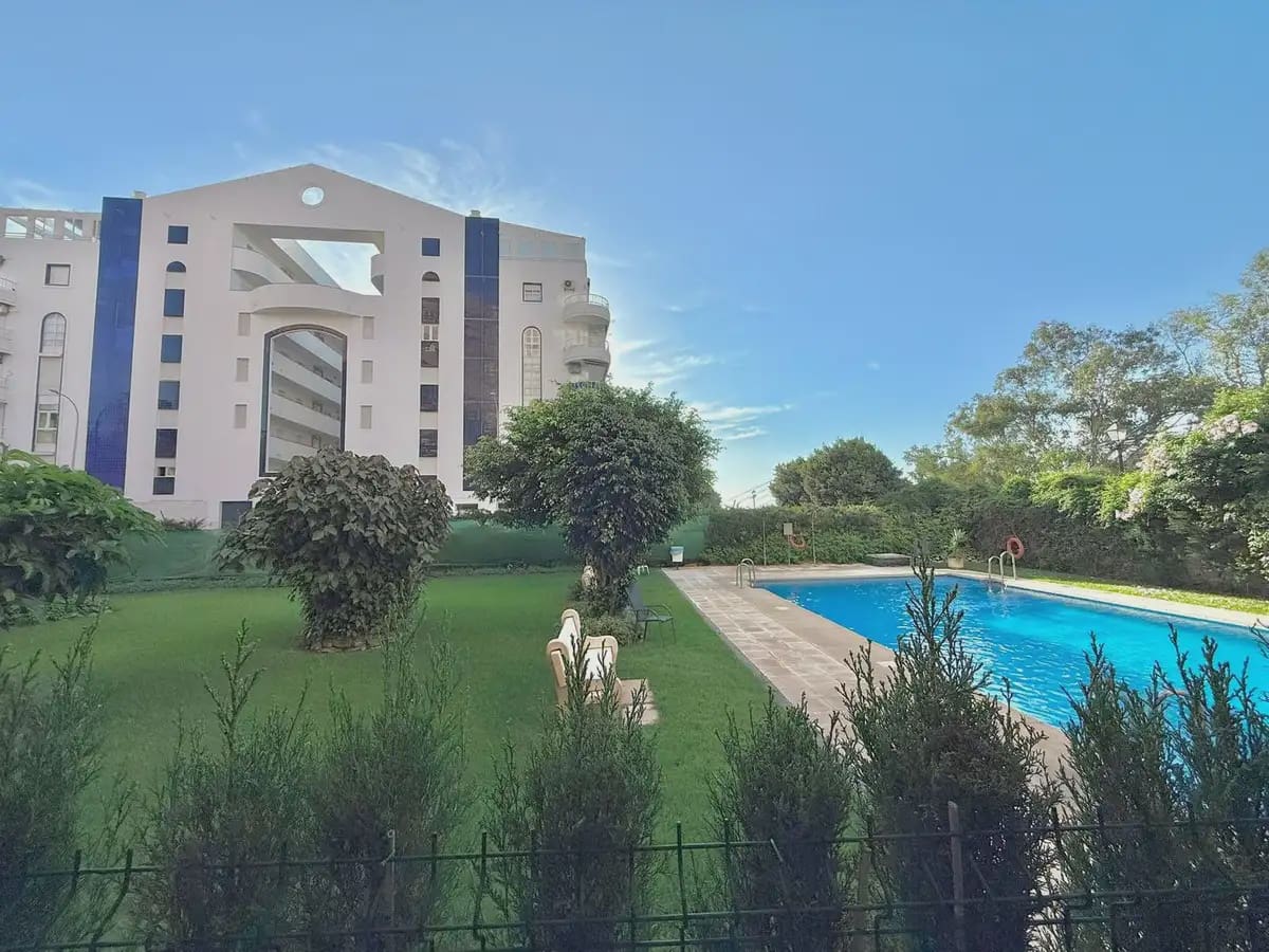 2 slaapkamer Appartement te koop in Fuengirola met zwembad - € 449.000 (Ref: 9374761)
