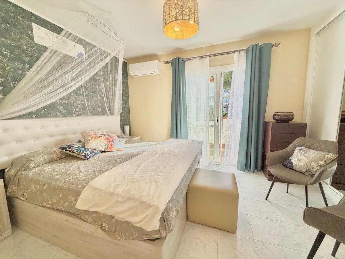 2 soverom Kjedet enebolig til salgs i Mijas med svømmebasseng garasje - € 425 000 (Ref: 9374774)