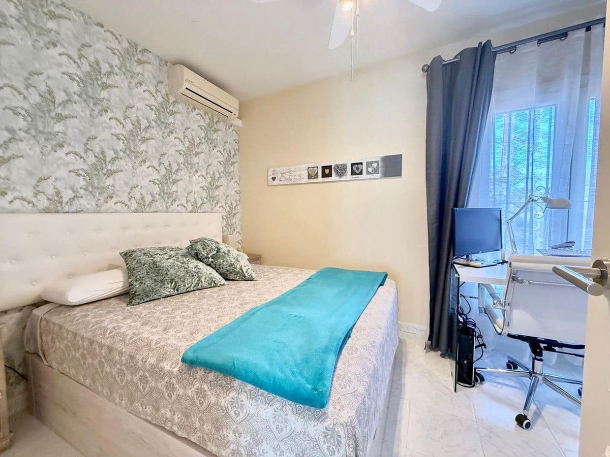 2 soverom Kjedet enebolig til salgs i Mijas med svømmebasseng garasje - € 425 000 (Ref: 9374774)