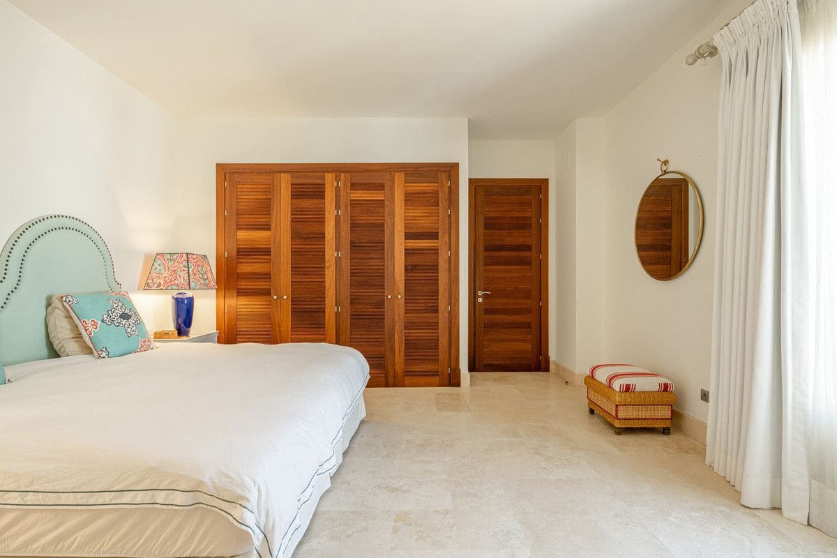 4 soveværelse Villa til salg i Casares med swimmingpool garage - € 4.550.000 (Ref: 9374775)