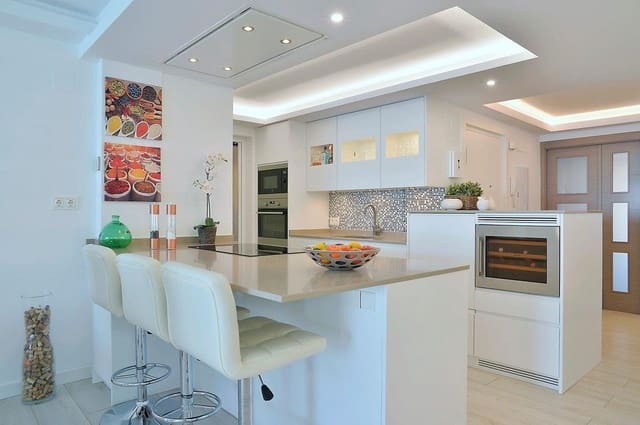 4 bedroom Beach Apartment for sale in Centro ciudad, Fuengirola - € 1,150,000 (Ref: 9374776)