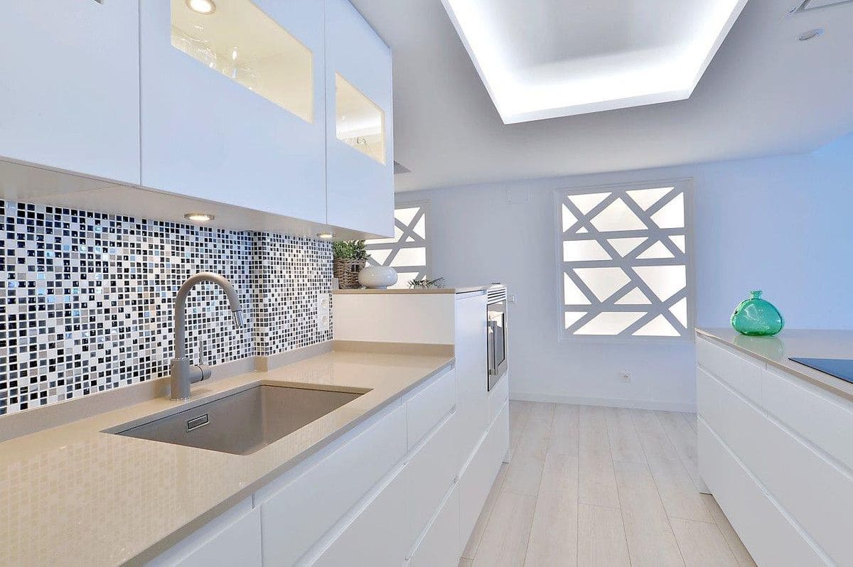 4 bedroom Beach Apartment for sale in Fuengirola - € 1,150,000 (Ref: 9374776)