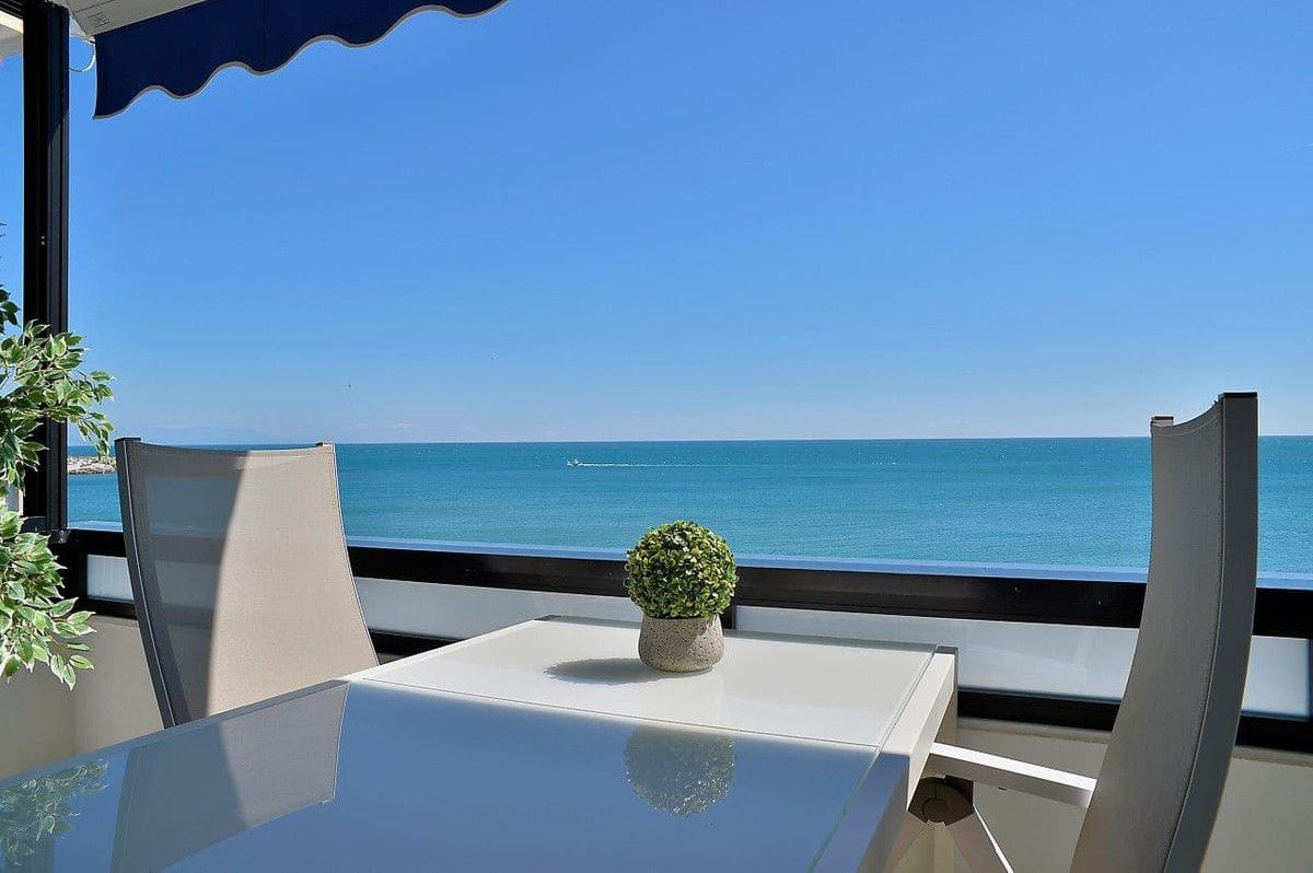 4 bedroom Beach Apartment for sale in Fuengirola - € 1,150,000 (Ref: 9374776)