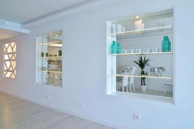 4 bedroom Beach Apartment for sale in Centro ciudad, Fuengirola - € 1,150,000 (Ref: 9374776)