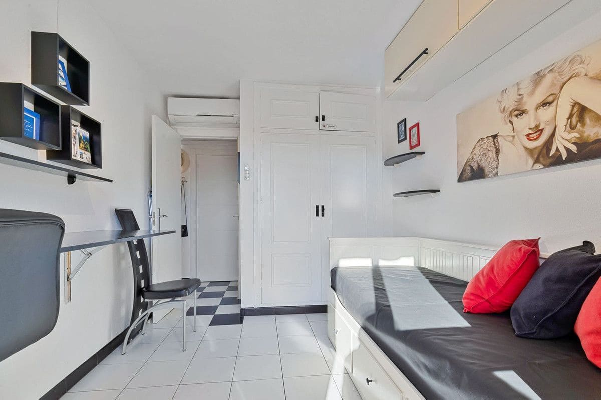 Apartamento de 2 habitaciones en Fuengirola en venta con piscina garaje - 515.000 € (Ref: 9374777)