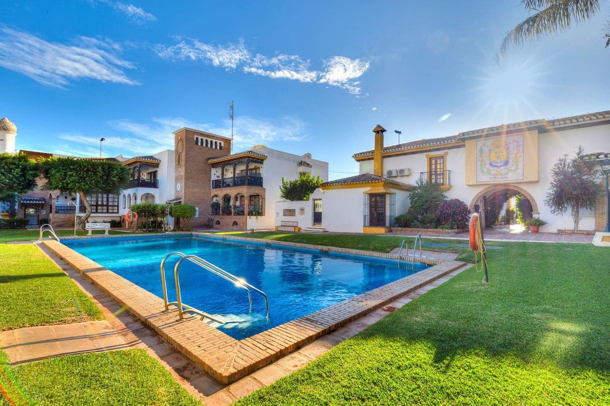 Apartamento de 2 habitaciones en Fuengirola en venta con piscina garaje - 515.000 € (Ref: 9374777)