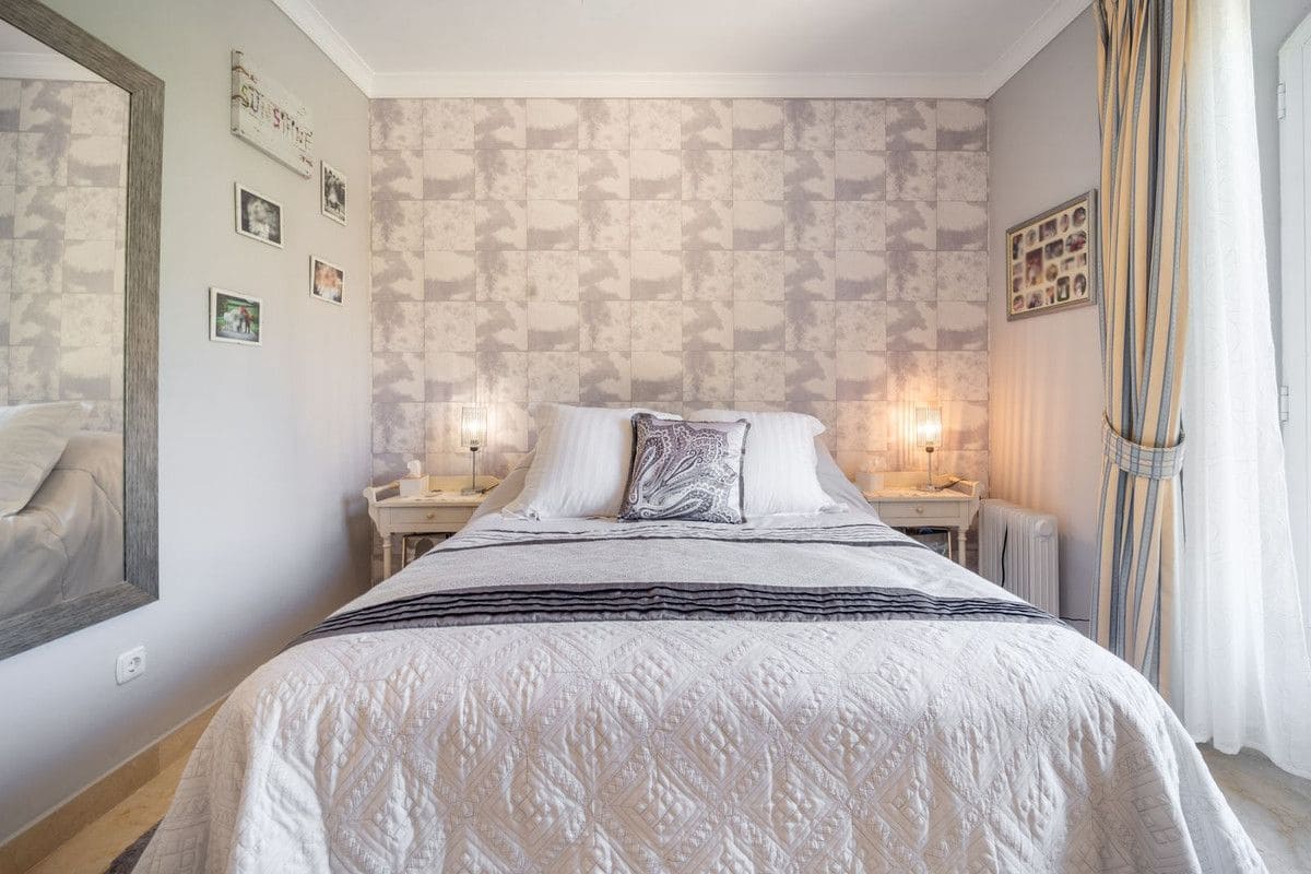 3 soveværelse Semi-Rækkehus til salg i Marbella med swimmingpool garage - € 675.000 (Ref: 9374778)