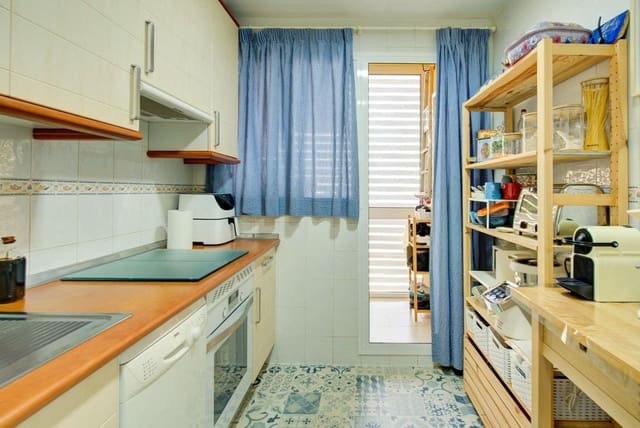 Apartamento de 2 habitaciones en La Cala de Mijas, Mijas en venta con piscina garaje - 374.900 € (Ref: 9374779)