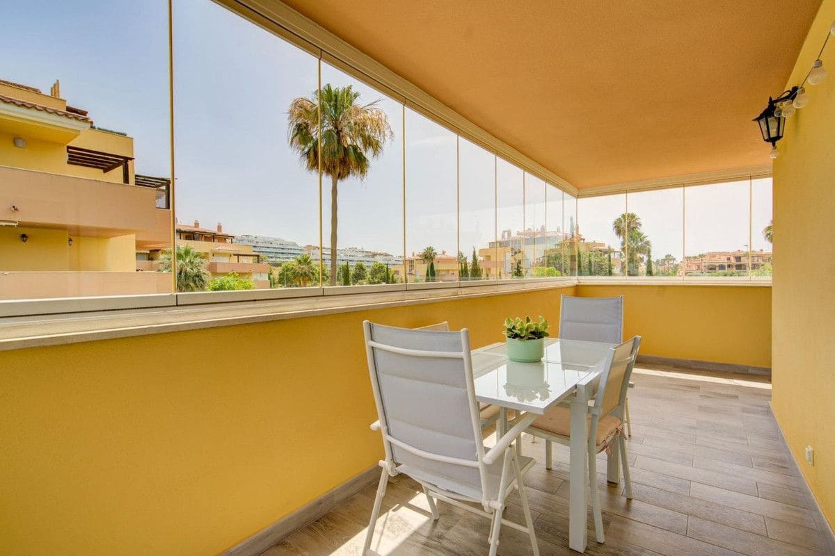 Apartamento de 2 habitaciones en Mijas en venta con piscina garaje - 374.900 € (Ref: 9374779)