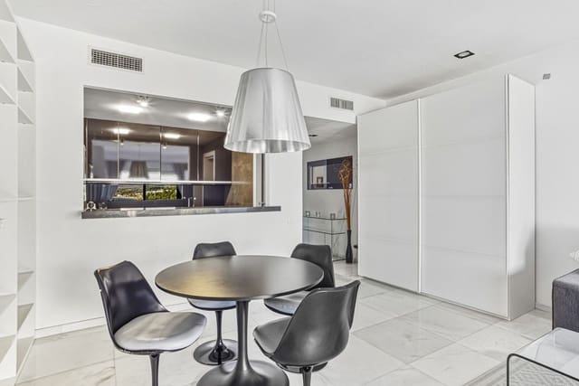 1 soverom Penthouse til salgs i Puerto Banus, Marbella - € 699 000 (Ref: 9374783)