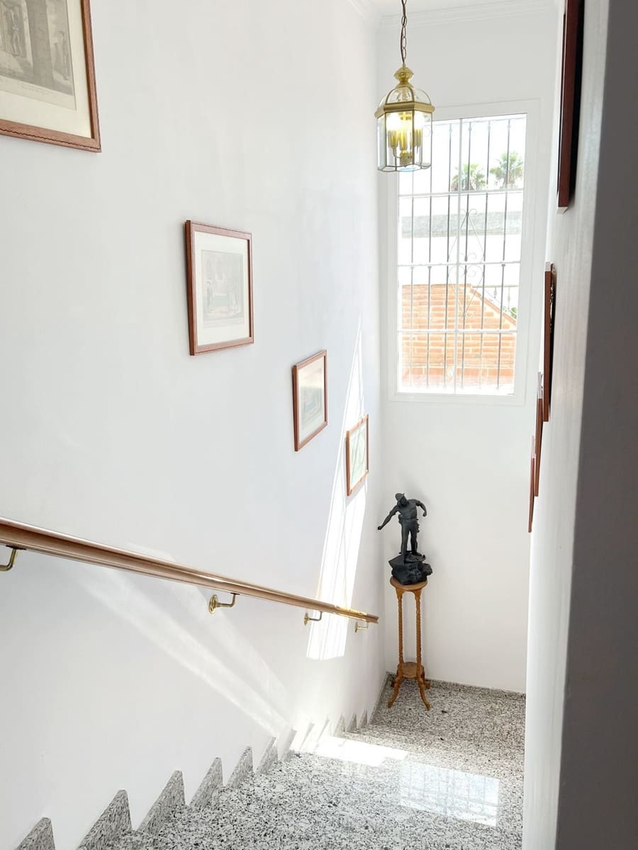 5 makuuhuone Huvila myytävänä paikassa Mijas mukana uima-altaan 
autotalli - 705 000 € (Ref: 9374789)