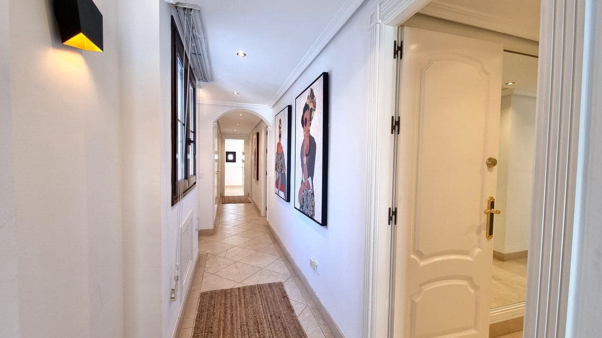 7 makuuhuone Huvila myytävänä paikassa Marbella mukana uima-altaan 
autotalli - 2 900 000 € (Ref: 9374790)