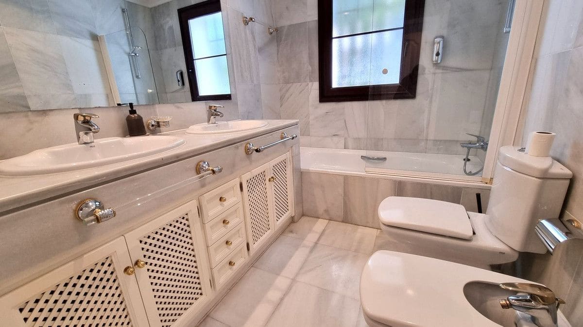 7 makuuhuone Huvila myytävänä paikassa Marbella mukana uima-altaan 
autotalli - 2 900 000 € (Ref: 9374790)