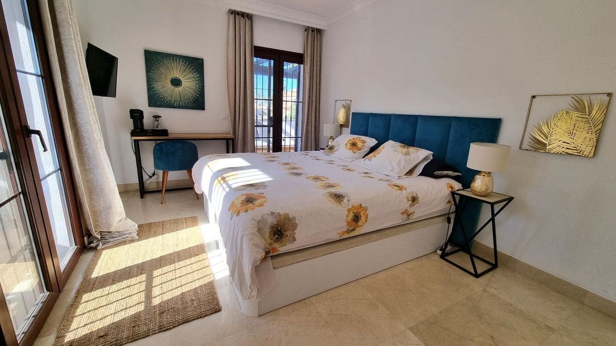 7 makuuhuone Huvila myytävänä paikassa Marbella mukana uima-altaan 
autotalli - 2 900 000 € (Ref: 9374790)