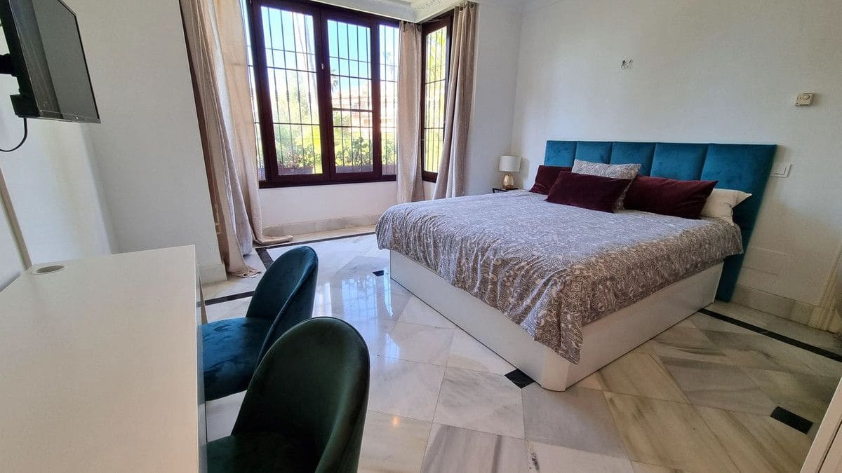 7 makuuhuone Huvila myytävänä paikassa Marbella mukana uima-altaan 
autotalli - 2 900 000 € (Ref: 9374790)