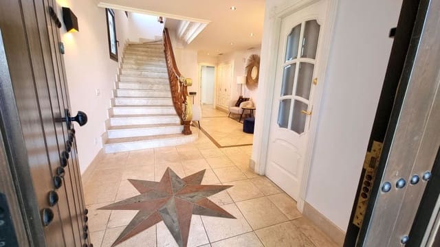 7 makuuhuone Huvila myytävänä paikassa El Rosario, Marbella mukana uima-altaan 
autotalli - 2 900 000 € (Ref: 9374790)