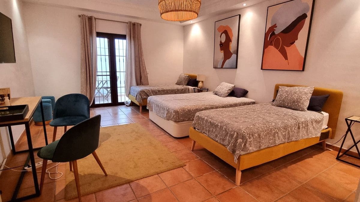 7 makuuhuone Huvila myytävänä paikassa Marbella mukana uima-altaan 
autotalli - 2 900 000 € (Ref: 9374790)