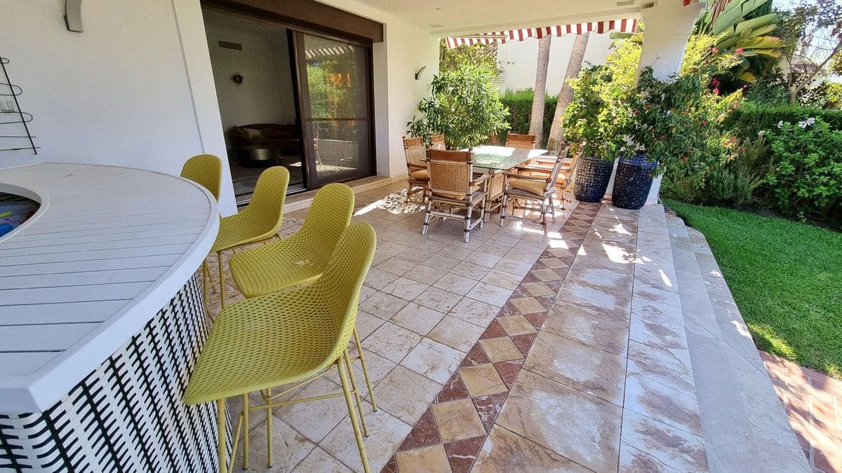 7 makuuhuone Huvila myytävänä paikassa Marbella mukana uima-altaan 
autotalli - 2 900 000 € (Ref: 9374790)