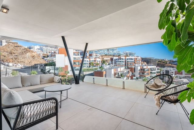 2 makuuhuone Kattohuoneisto myytävänä paikassa Las Gaviotas  - Carvajal, Fuengirola mukana uima-altaan 
autotalli - 970 000 € (Ref: 9374796)