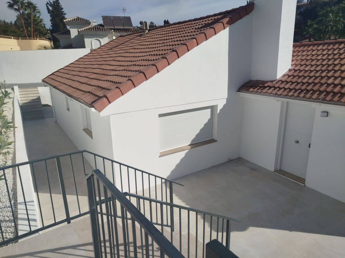 4 sypialnia Willa na sprzedaż w Mijas z basenem garażem - 899 000 € (Ref: 9374799)