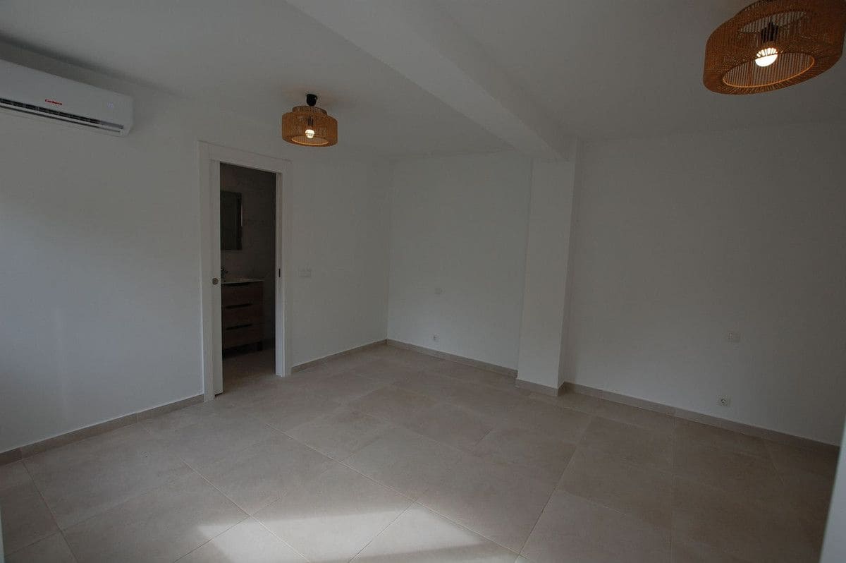 4 sypialnia Willa na sprzedaż w Mijas z basenem garażem - 899 000 € (Ref: 9374799)