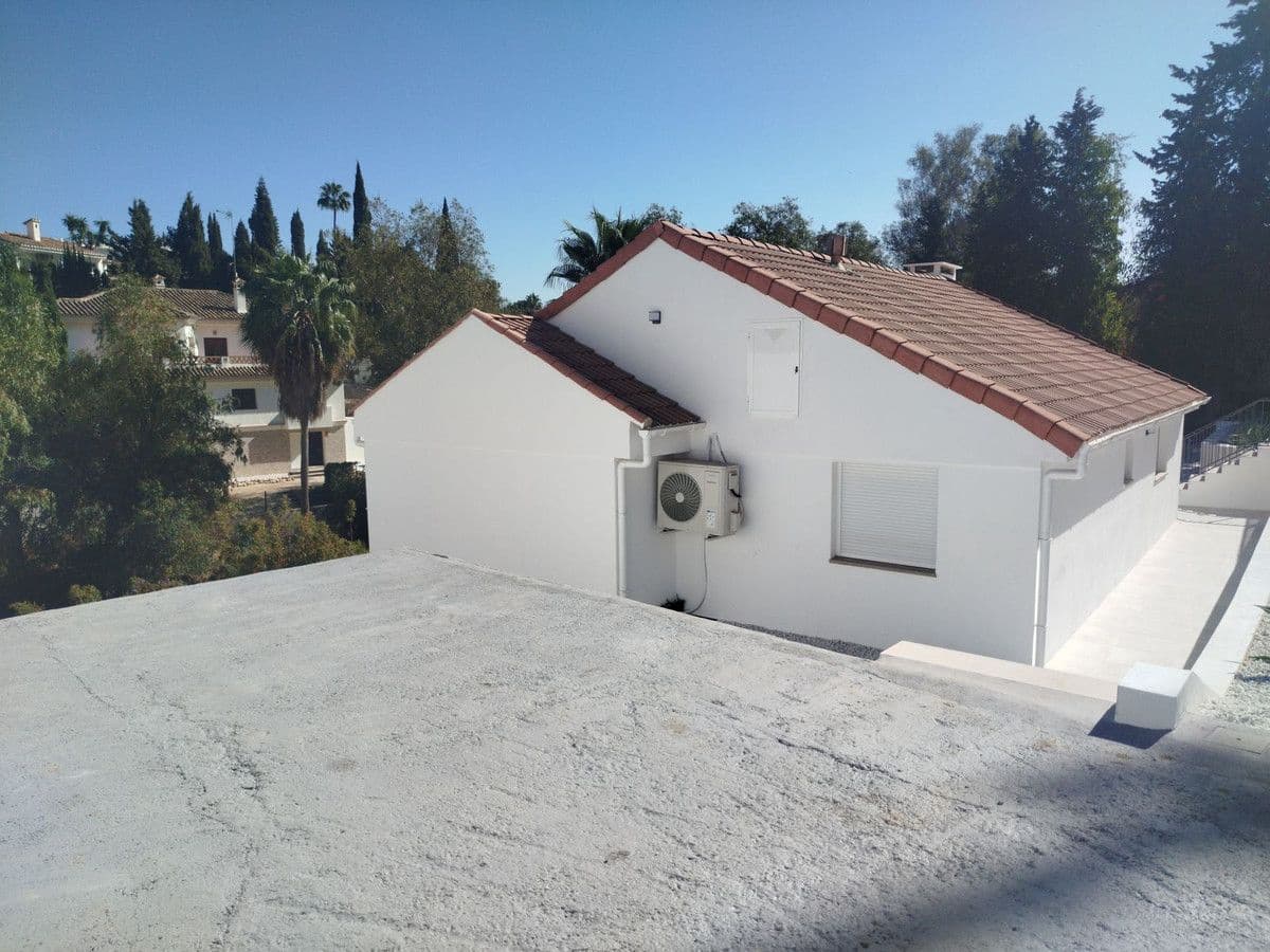 4 sypialnia Willa na sprzedaż w Mijas z basenem garażem - 899 000 € (Ref: 9374799)