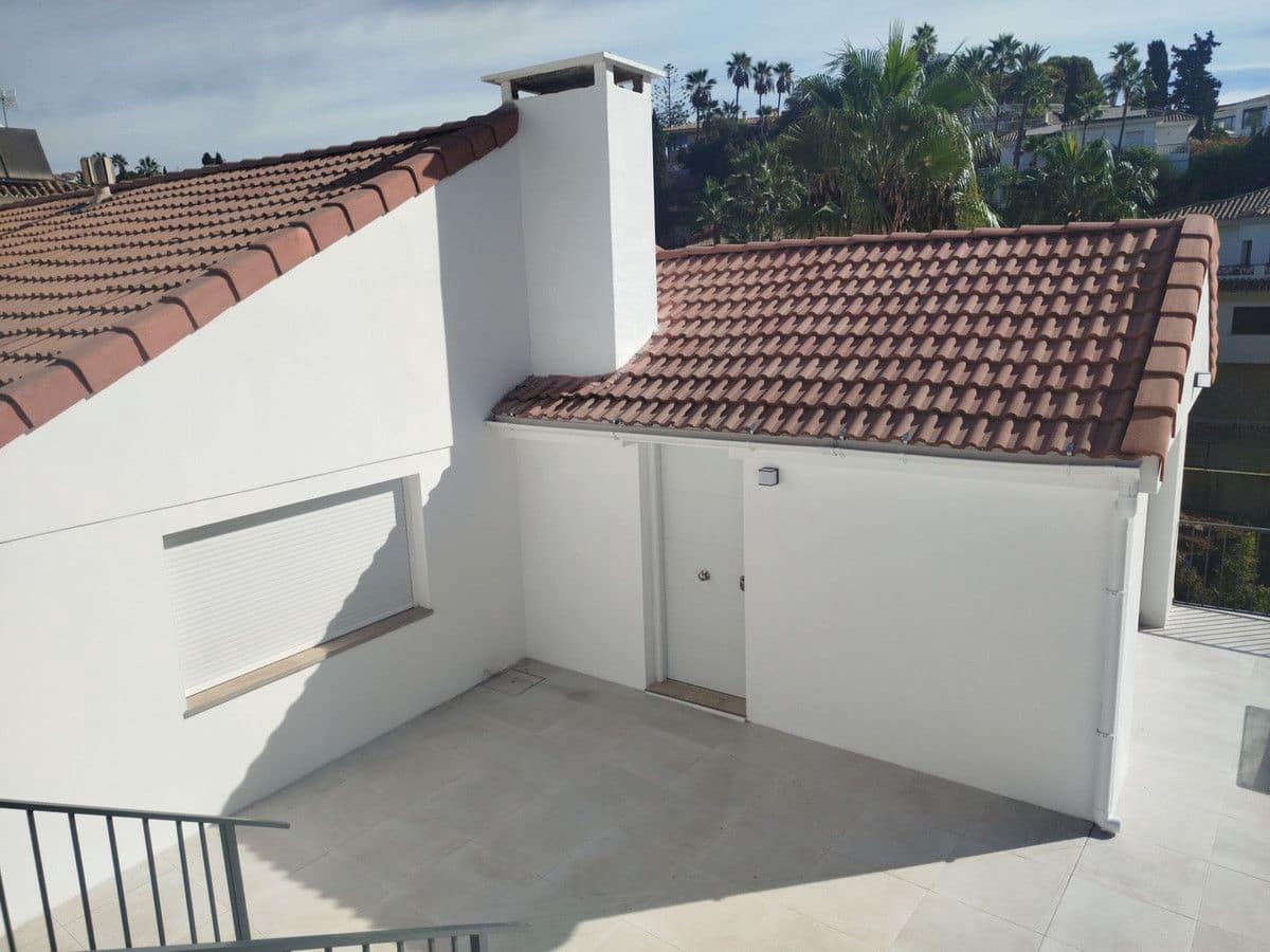 4 sypialnia Willa na sprzedaż w Mijas z basenem garażem - 899 000 € (Ref: 9374799)