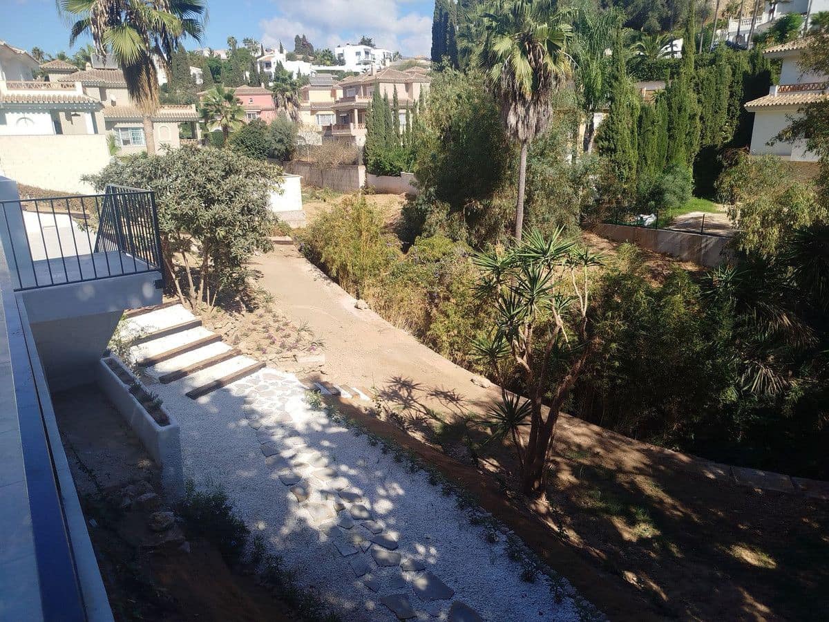 4 sypialnia Willa na sprzedaż w Mijas z basenem garażem - 899 000 € (Ref: 9374799)