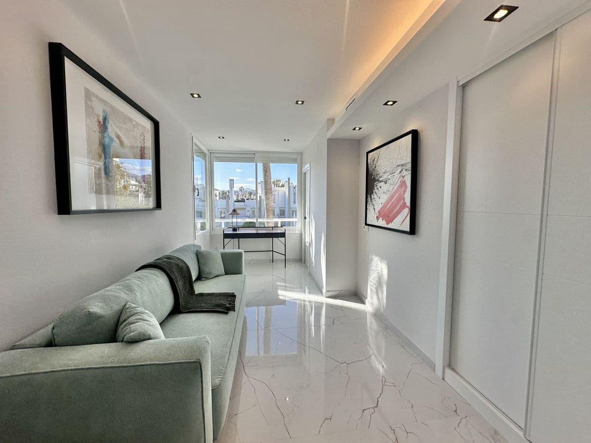 3 soverom Leilighet til salgs i Marbella med svømmebasseng garasje - € 1 299 000 (Ref: 9374800)