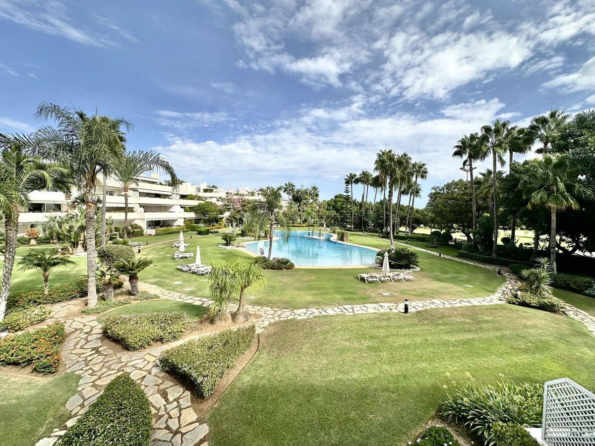 3 sovrum Lägenhet till salu i Marbella med pool garage - 1 299 000 € (Ref: 9374800)