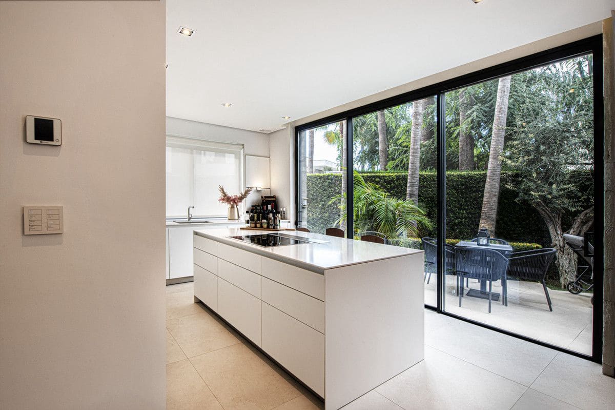 Chalet de 5 habitaciones en Marbella en venta con piscina garaje - 5.450.000 € (Ref: 9374802)