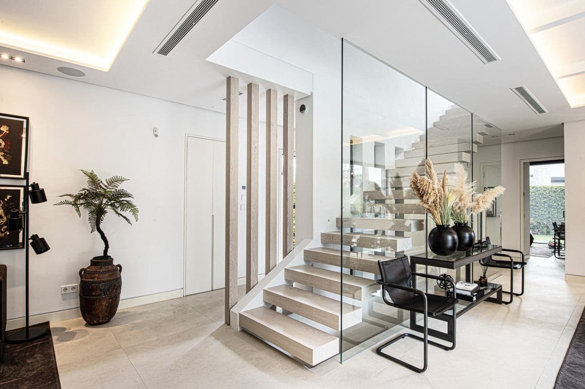 Chalet de 5 habitaciones en Marbella en venta con piscina garaje - 5.450.000 € (Ref: 9374802)