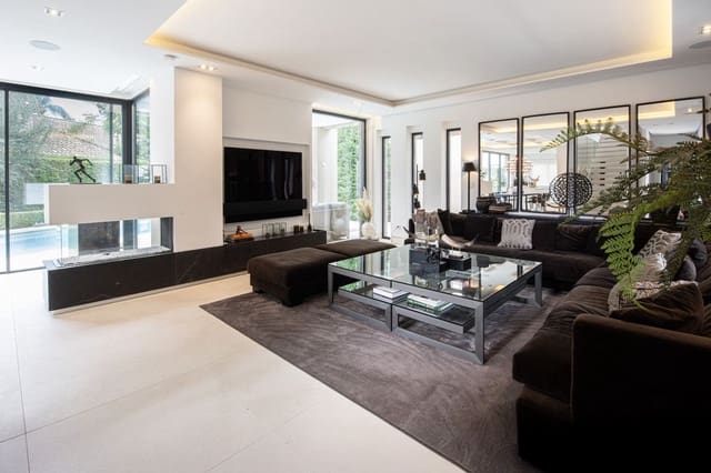 5 soveværelse Villa til salg i La Carolina - Guadalpín, Marbella med swimmingpool garage - € 5.450.000 (Ref: 9374802)