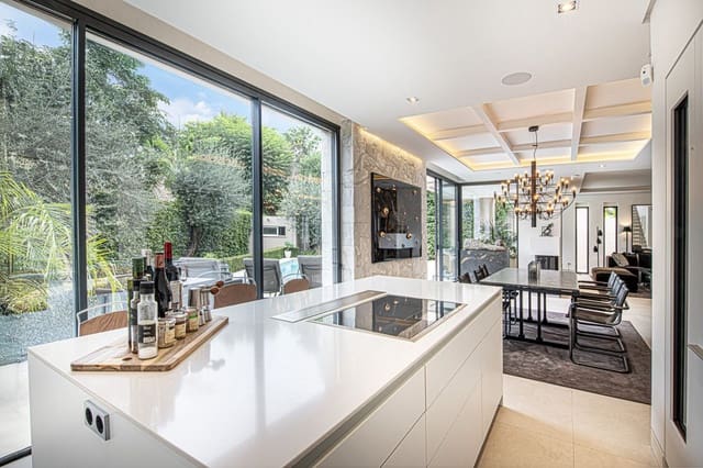 5 soveværelse Villa til salg i La Carolina - Guadalpín, Marbella med swimmingpool garage - € 5.450.000 (Ref: 9374802)