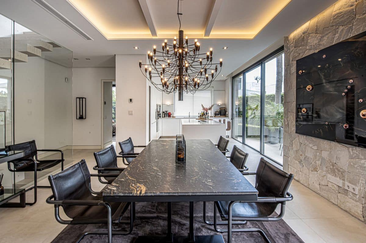 Chalet de 5 habitaciones en Marbella en venta con piscina garaje - 5.450.000 € (Ref: 9374802)