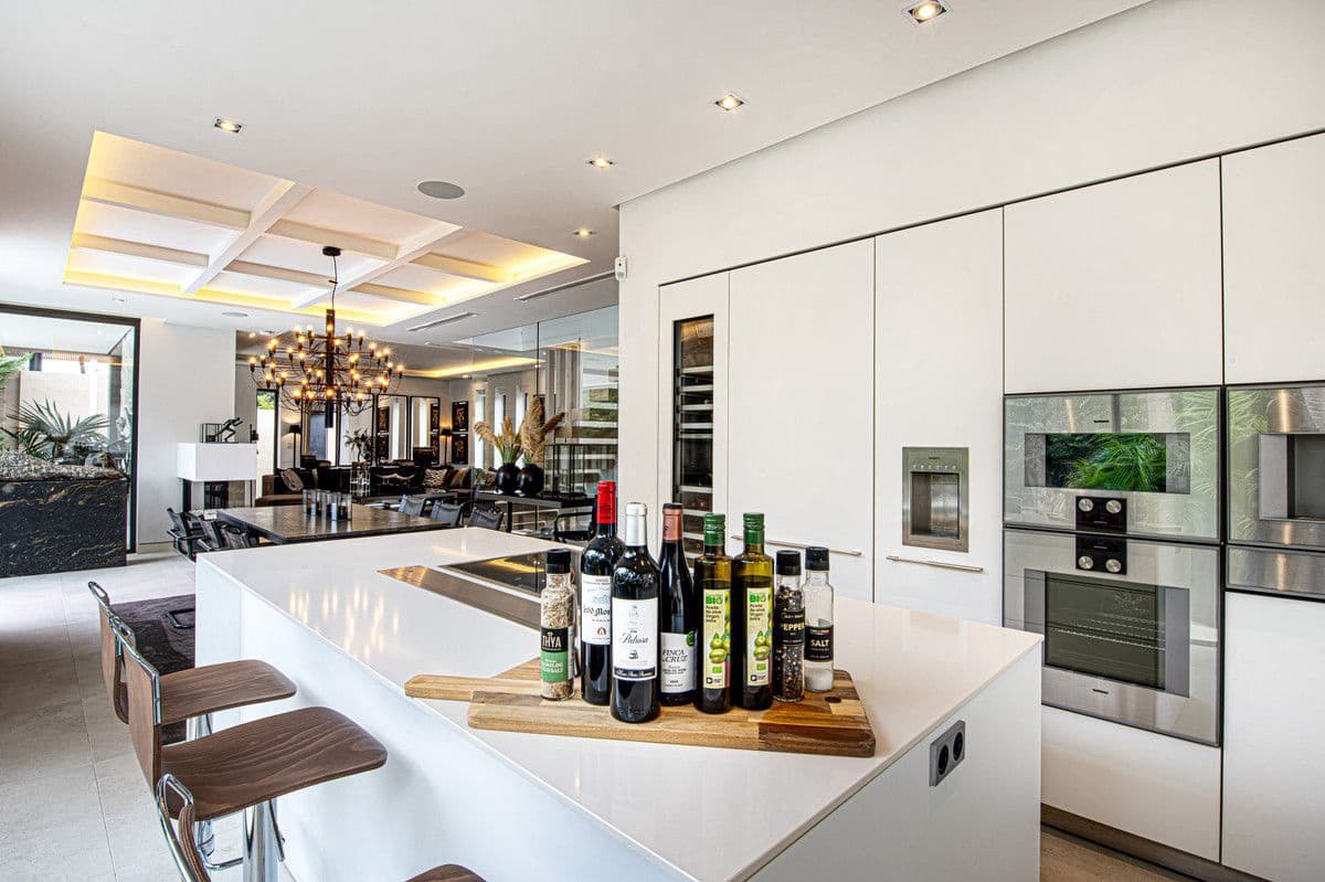 Chalet de 5 habitaciones en Marbella en venta con piscina garaje - 5.450.000 € (Ref: 9374802)