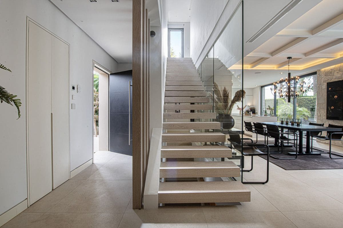 Chalet de 5 habitaciones en Marbella en venta con piscina garaje - 5.450.000 € (Ref: 9374802)