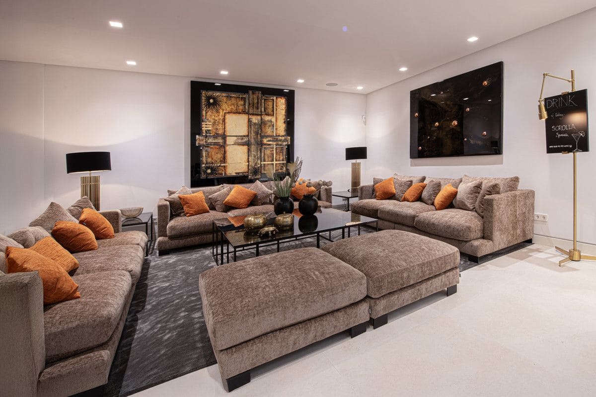 Chalet de 5 habitaciones en Marbella en venta con piscina garaje - 5.450.000 € (Ref: 9374802)