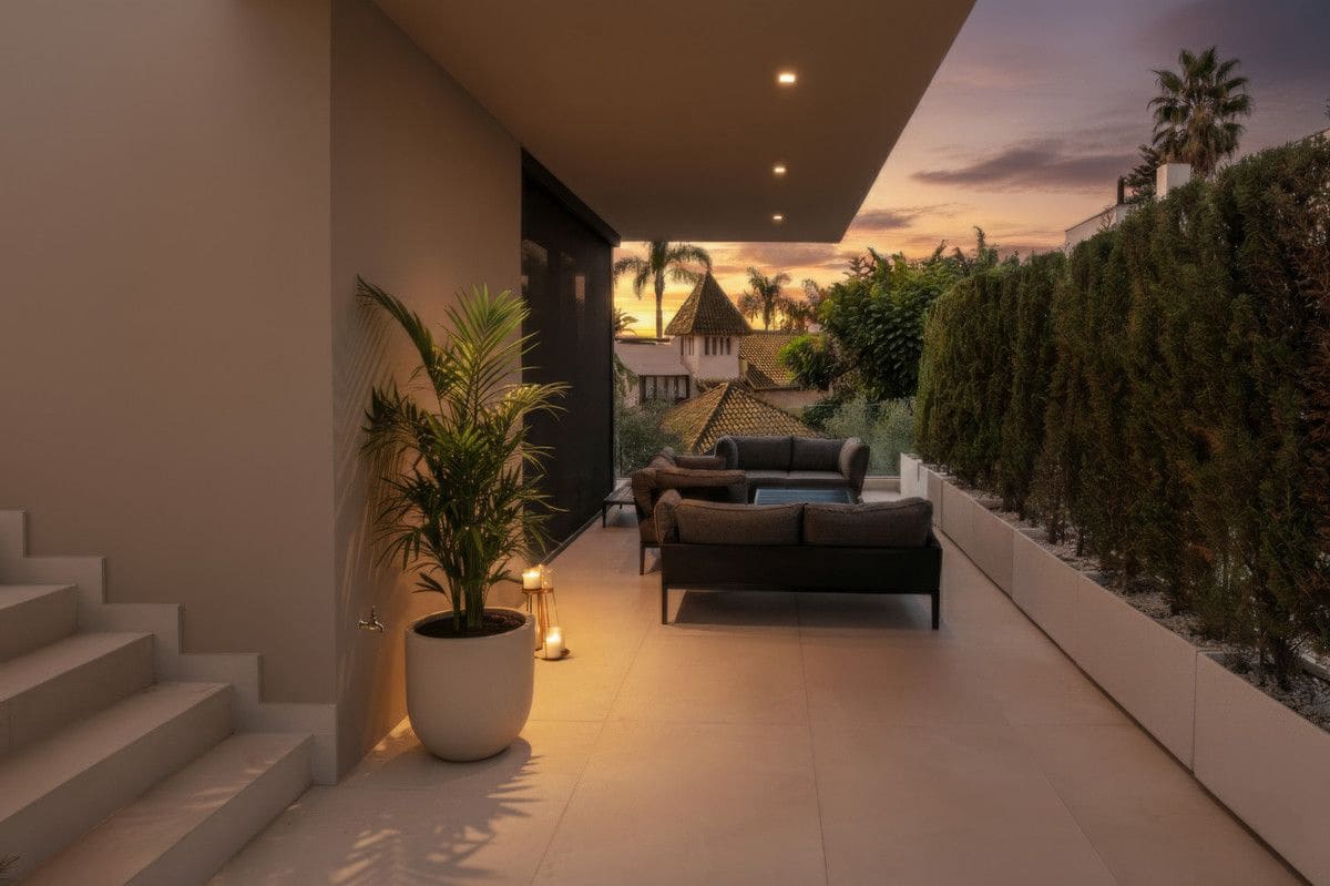 Chalet de 5 habitaciones en Marbella en venta con piscina garaje - 5.450.000 € (Ref: 9374802)