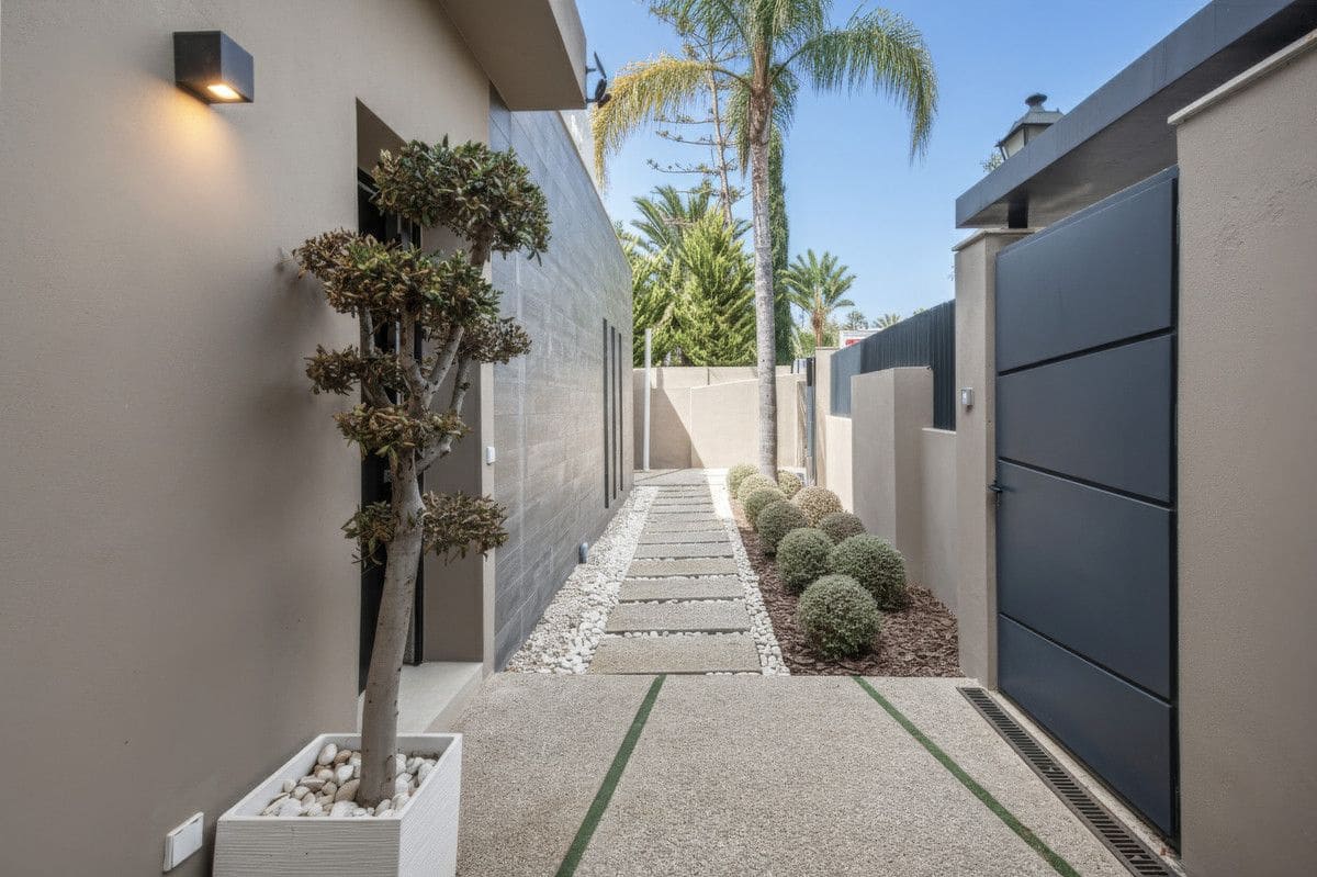 Chalet de 5 habitaciones en Marbella en venta con piscina garaje - 5.450.000 € (Ref: 9374802)