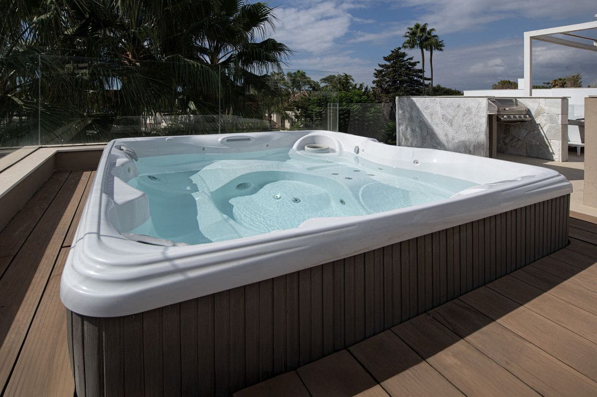 Chalet de 5 habitaciones en Marbella en venta con piscina garaje - 5.450.000 € (Ref: 9374802)