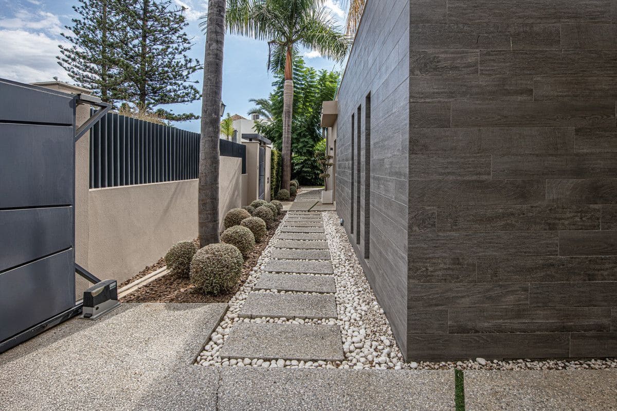 Chalet de 5 habitaciones en Marbella en venta con piscina garaje - 5.450.000 € (Ref: 9374802)