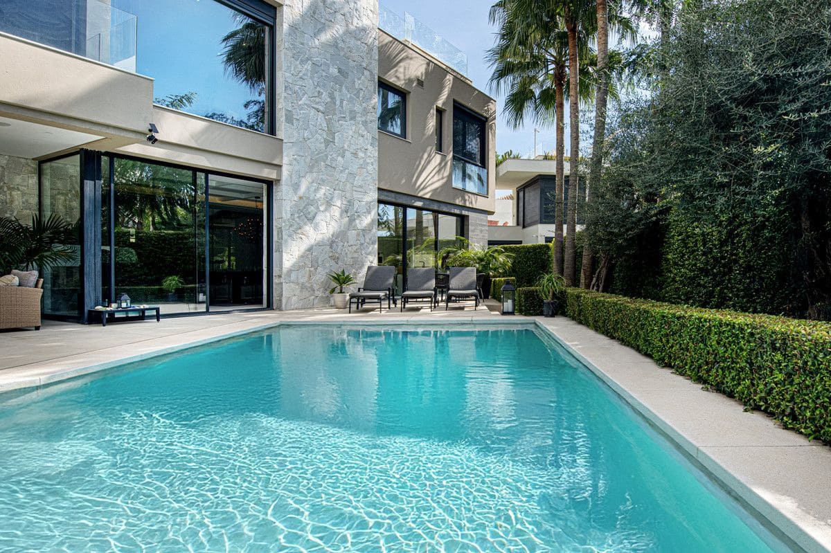 Chalet de 5 habitaciones en Marbella en venta con piscina garaje - 5.450.000 € (Ref: 9374802)