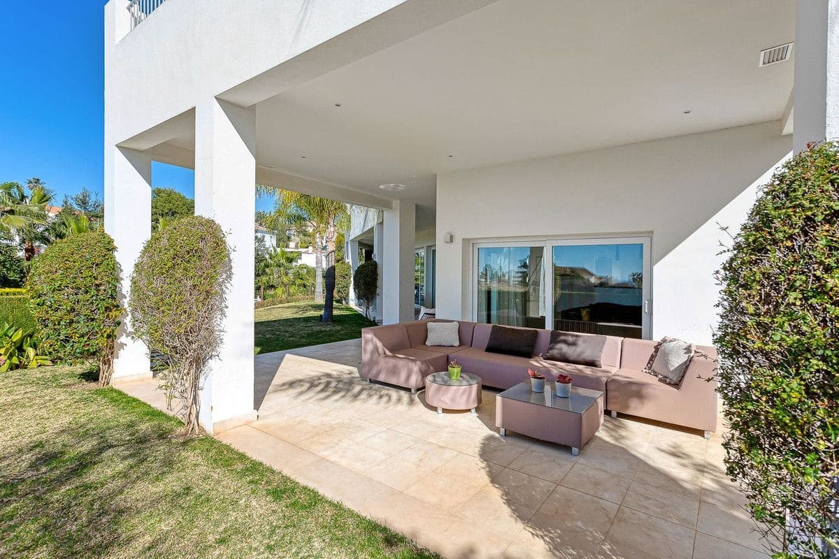 4 makuuhuone Huvila myytävänä paikassa Marbella mukana uima-altaan 
autotalli - 2 595 000 € (Ref: 9374803)