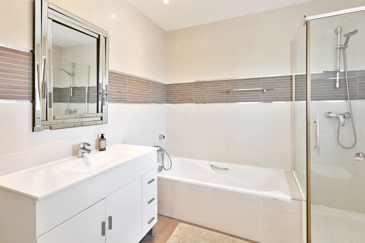 4 makuuhuone Huvila myytävänä paikassa Marbella mukana uima-altaan 
autotalli - 2 595 000 € (Ref: 9374803)